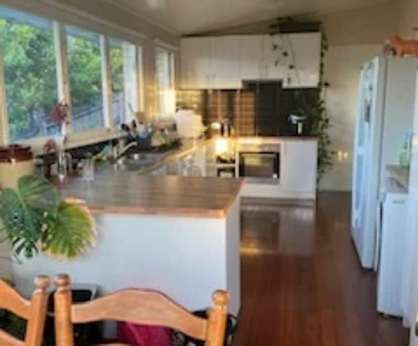 Room for Rent in Newmarket, Brisbane 242, Unfurni...