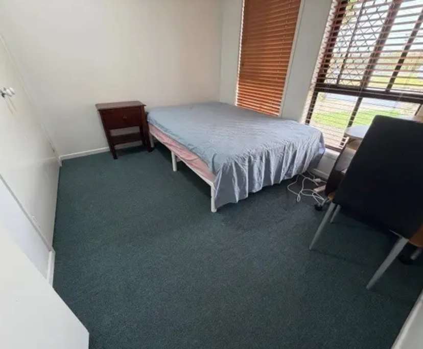 $240, Share-house, 5 bathrooms, Norman Gardens QLD 4701