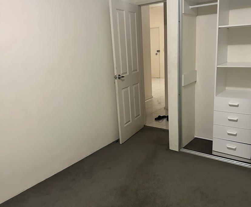 Furnished room in a flatshare