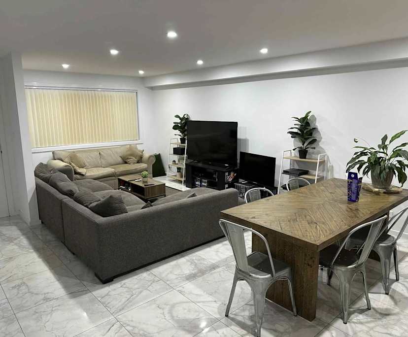 Unfurnished room in a flatshare