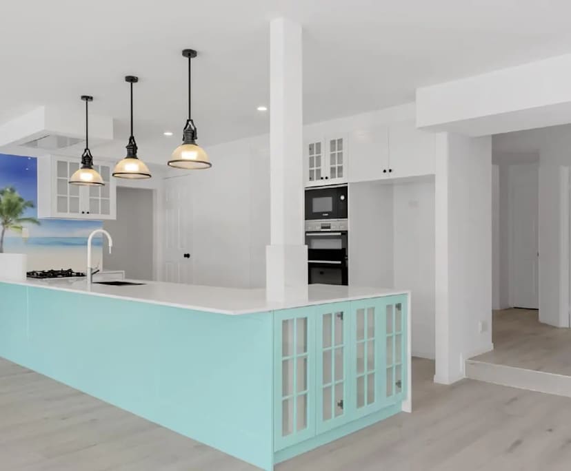 $350, Share-house, 5 bathrooms, Runaway Bay QLD 4216