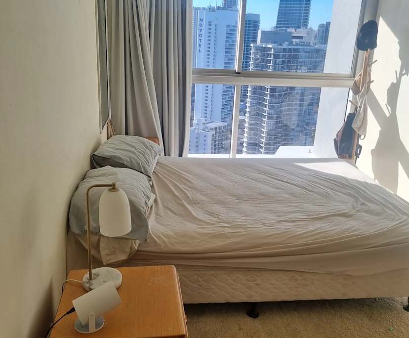 $450, Flatshare, 2 bathrooms, Surfers Paradise QLD 4217
