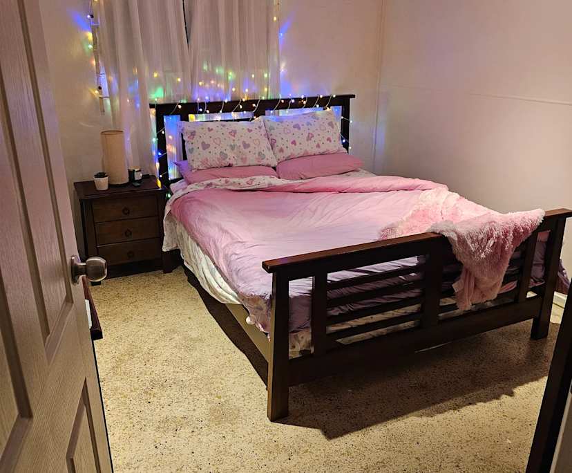 Furnished room with own bathroom