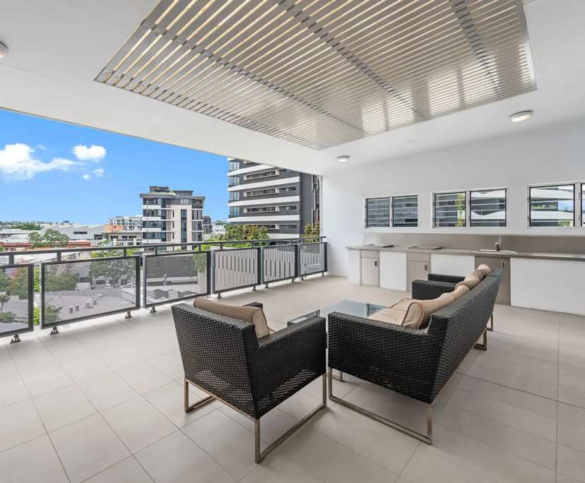 $490, Flatshare, 2 bathrooms, Newstead QLD 4006