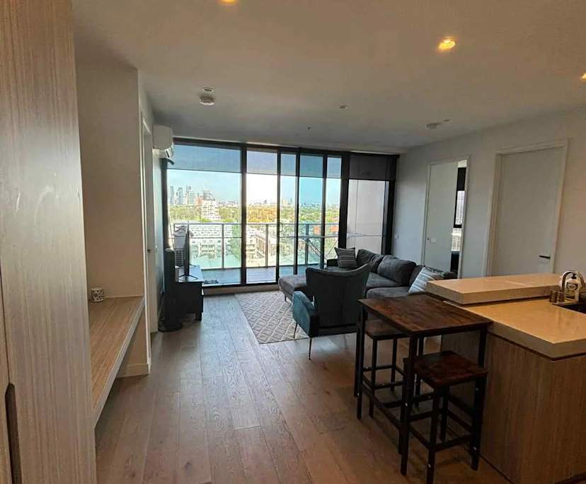 Furnished room in a flatshare