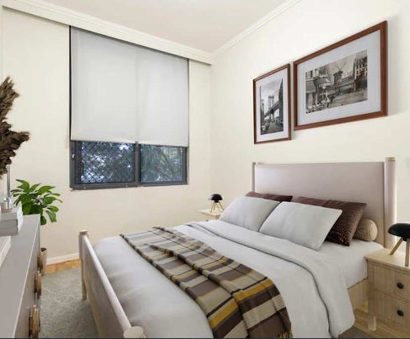 Furnished room with ensuite in a flatshare