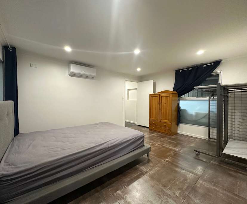 Room in a share house