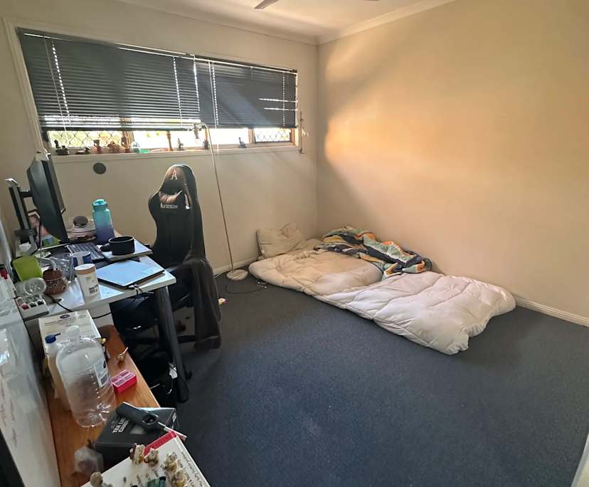 Unfurnished room in a share house