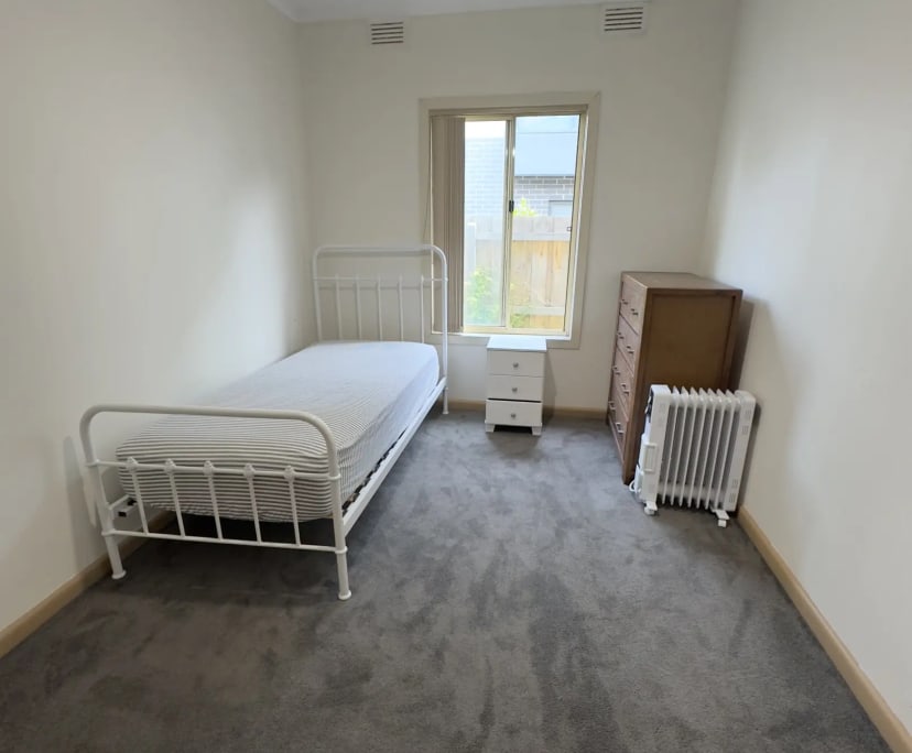 Room for Rent in Saint Albans, Melbourne 225, Fur...