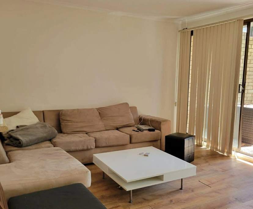 Furnished room in a flatshare