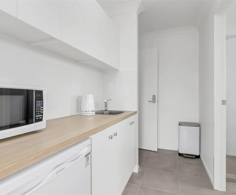 $430, Studio, 1 bathroom, Coopers Plains QLD 4108