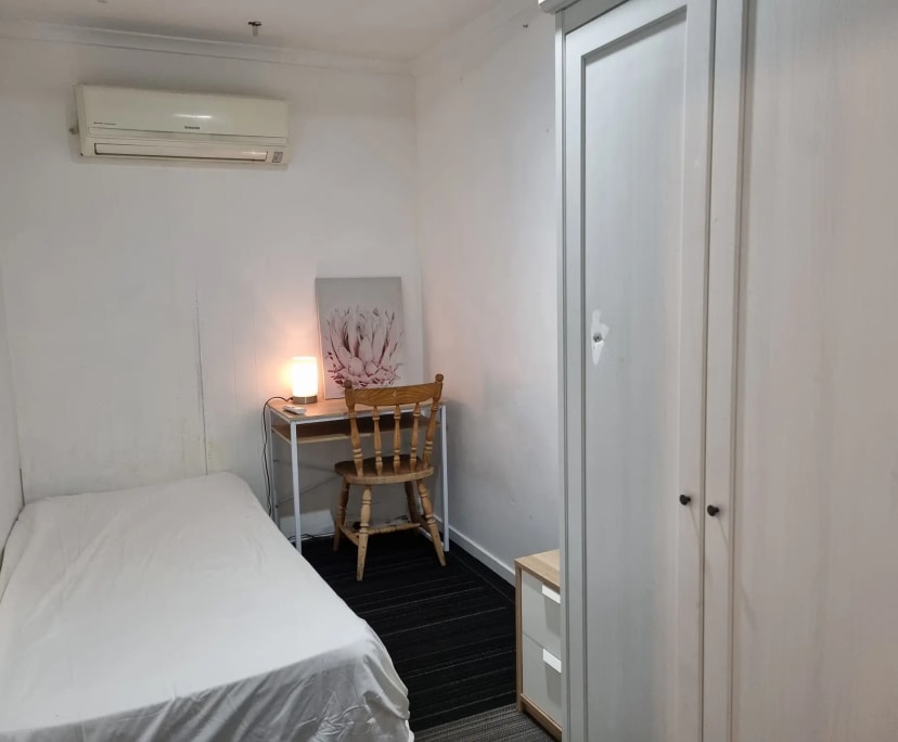 Room in a share house