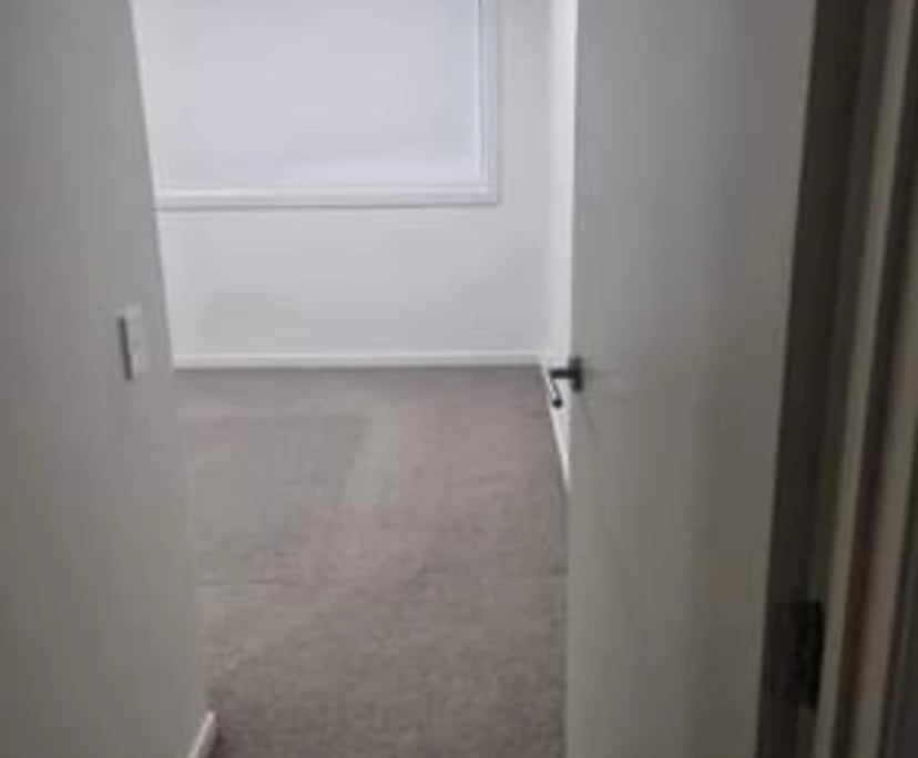 Unfurnished room in a share house