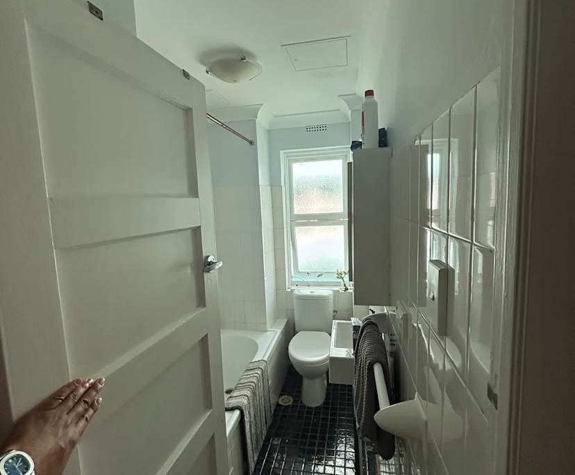 $1,000, 1-bed, 1 bathroom, North Bondi NSW 2026