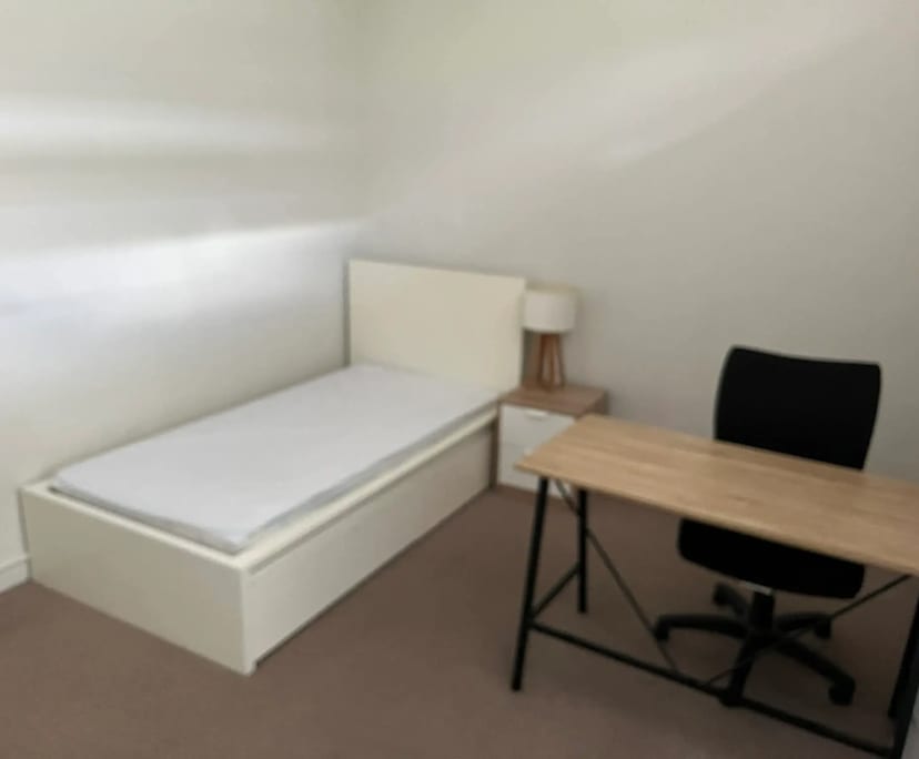 Furnished room in a share house
