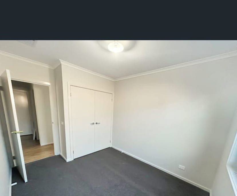 Unfurnished room in a flatshare