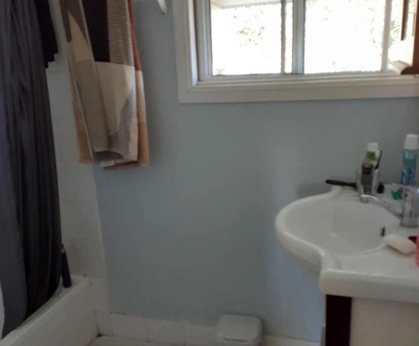 $180, Share-house, 3 bathrooms, Summerholm QLD 4341