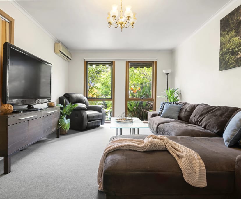 $1,195, Whole-property, 3 bathrooms, Balaclava VIC 3183