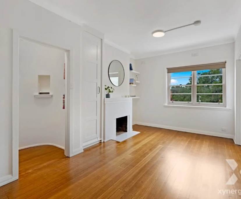 Room studio flat for rent