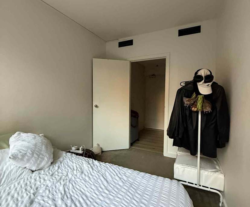 Unfurnished room in a flatshare