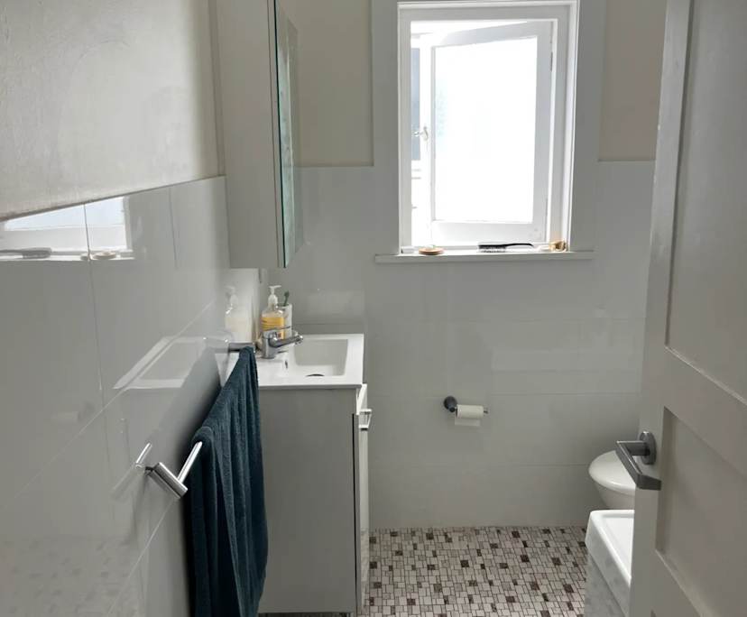 $525, Flatshare, 2 bathrooms, Bondi Beach NSW 2026