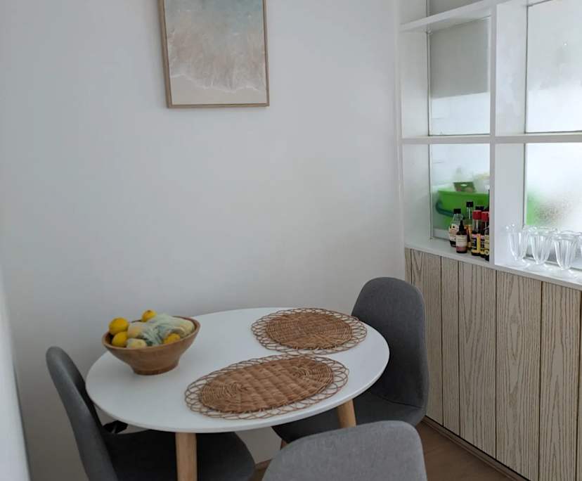 Furnished room in a flatshare