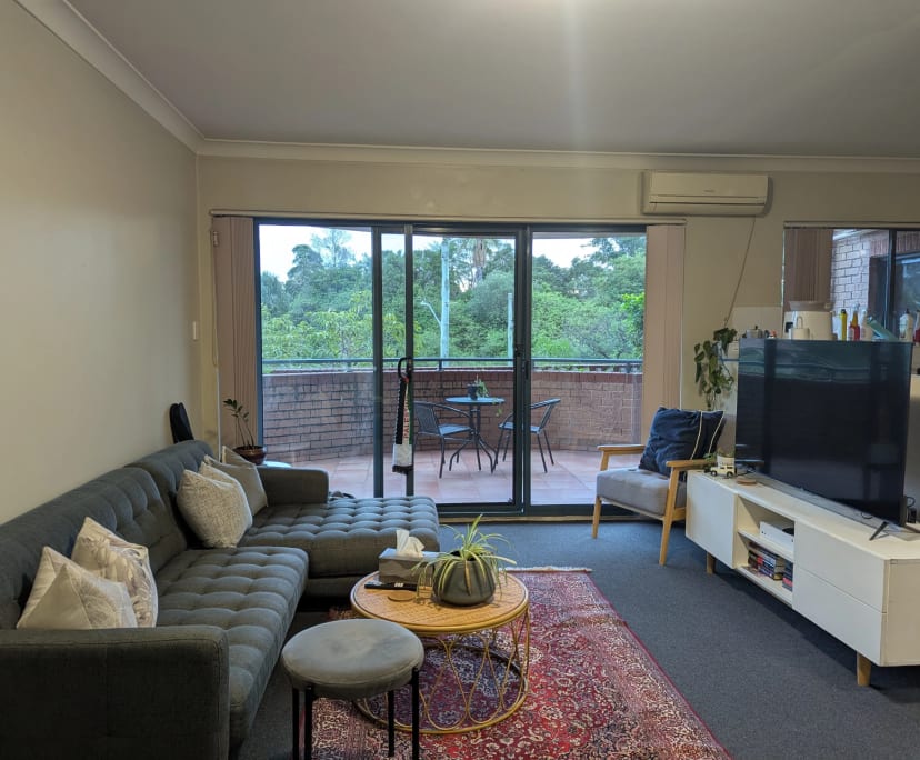 Furnished room with ensuite in a flatshare