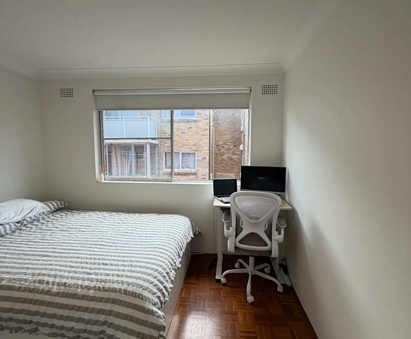 Furnished room in a flatshare