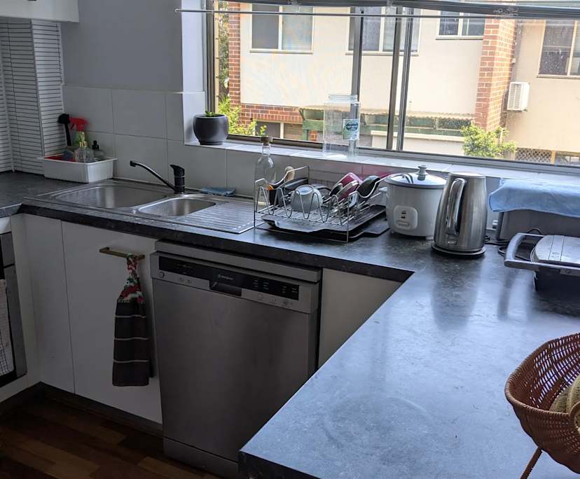 $300, Flatshare, 2 bathrooms, Yeronga QLD 4105