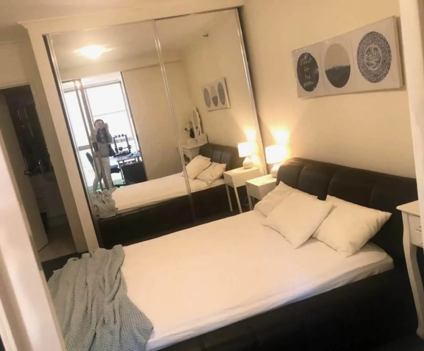 Furnished room with ensuite in a flatshare