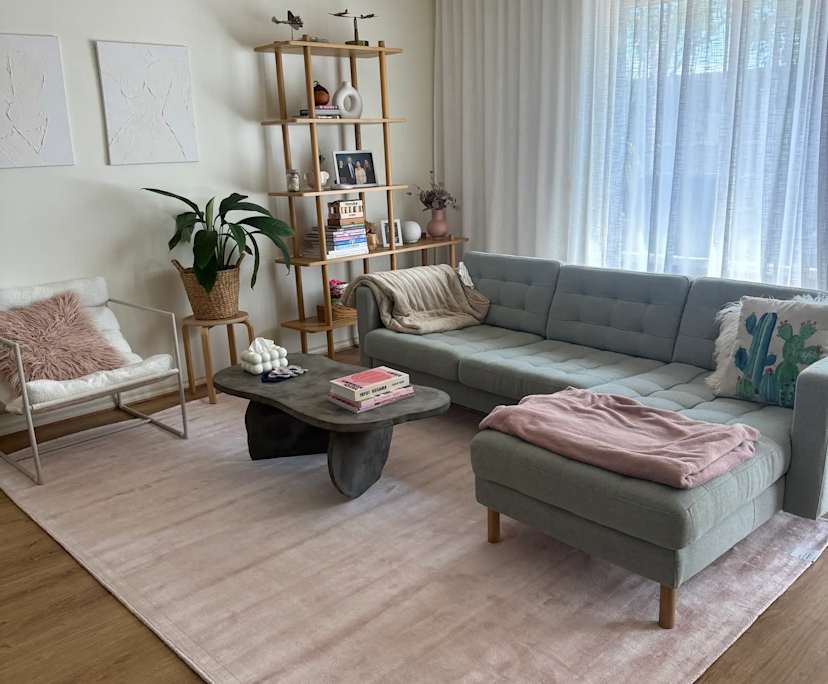 Whole property with 3 rooms for rent