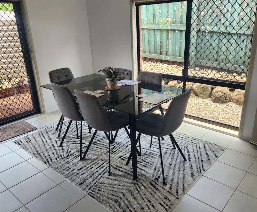 Room for Rent in Wilsonton Heights, QLD 215, Furn...