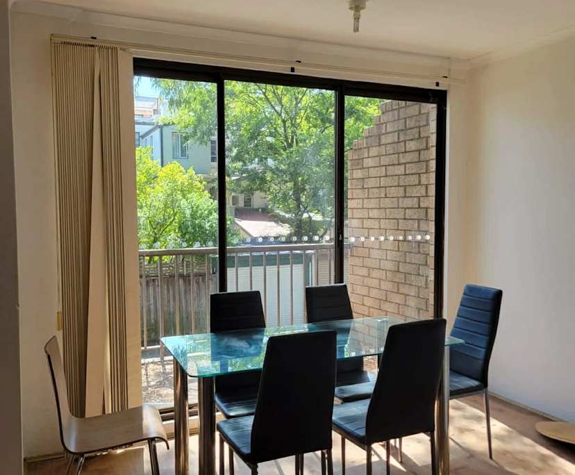 Furnished room in a flatshare