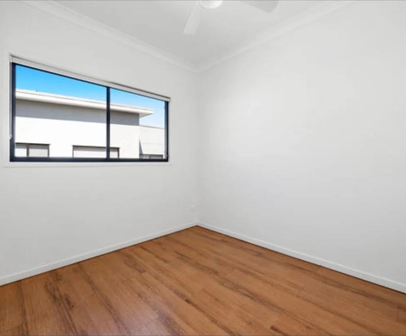 Unfurnished room in a flatshare