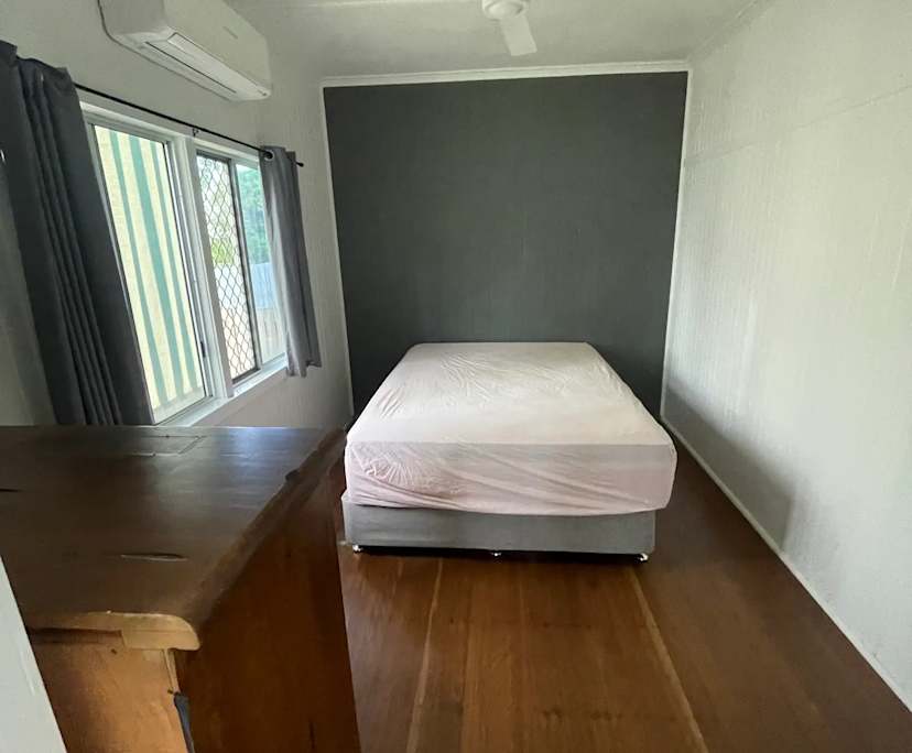 Room in a share house