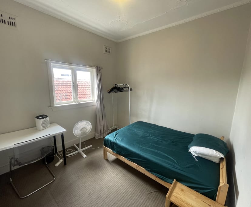 Furnished room in a flatshare