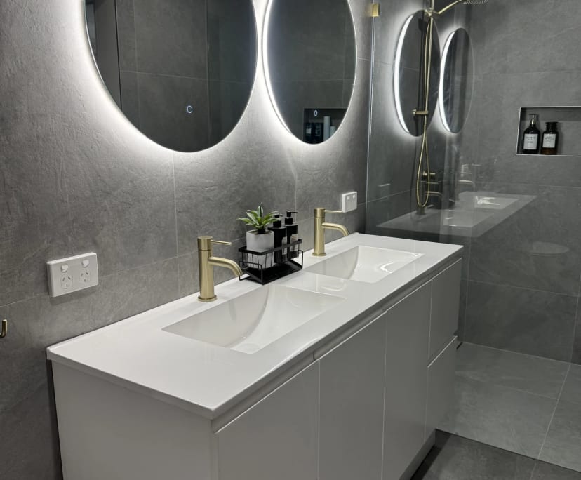 Furnished room with own bathroom