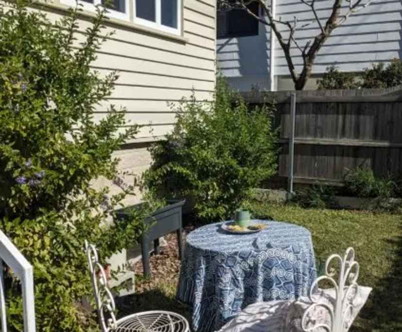 Room in a share house