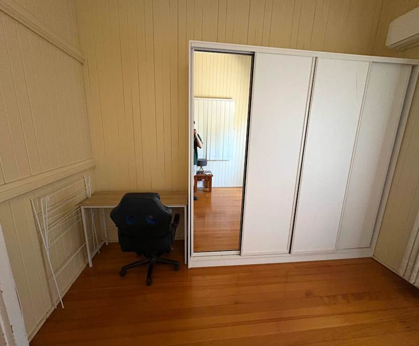 Unfurnished room in a share house