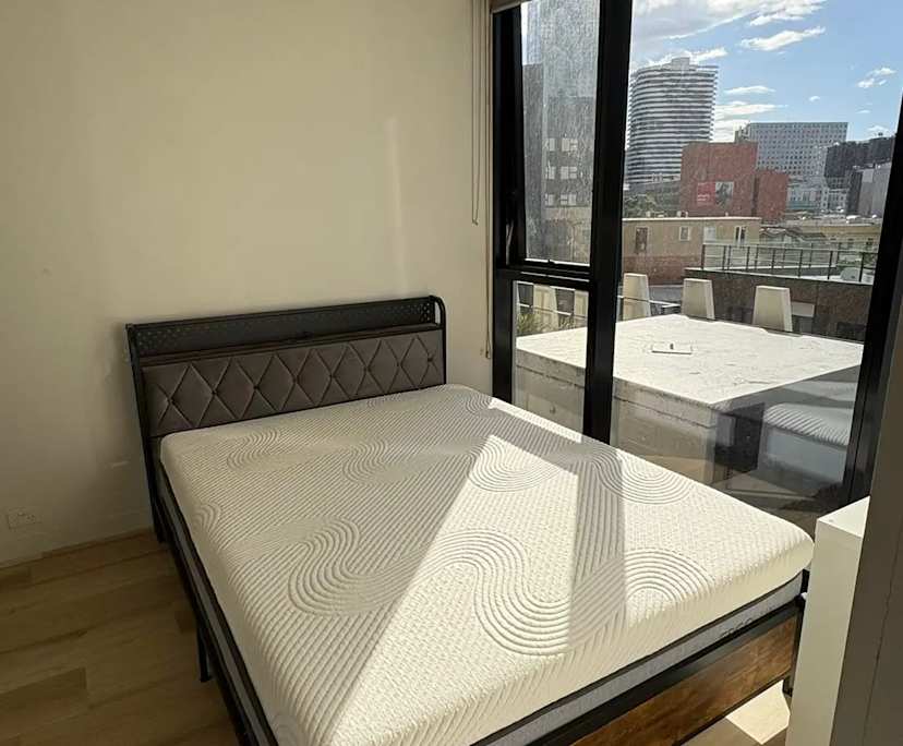 Furnished room with ensuite in a flatshare