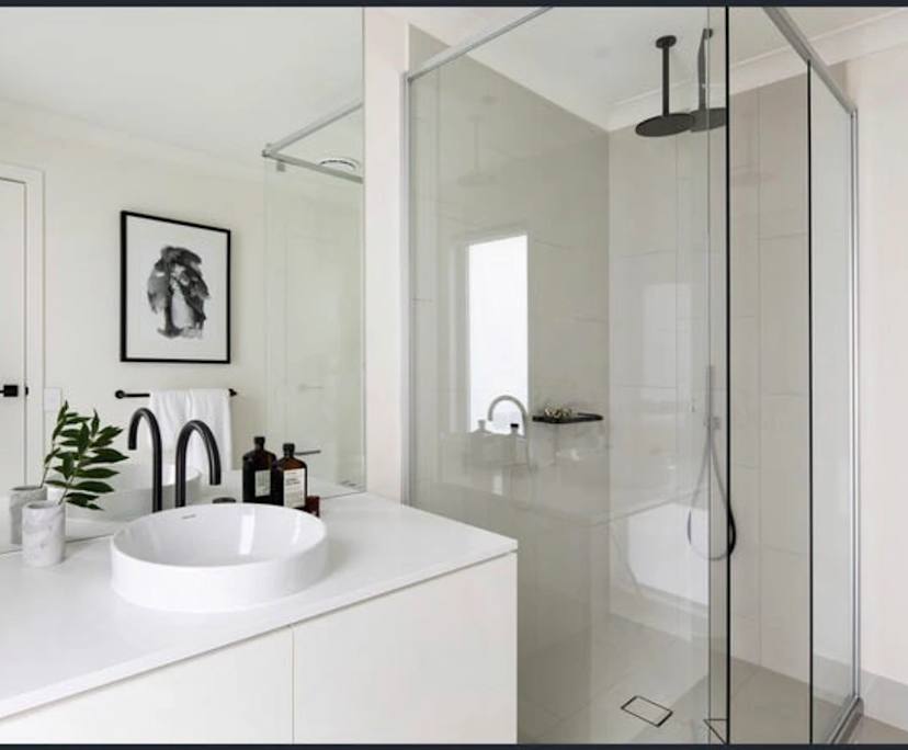 $425, Share-house, 3 bathrooms, Everton Hills QLD 4053