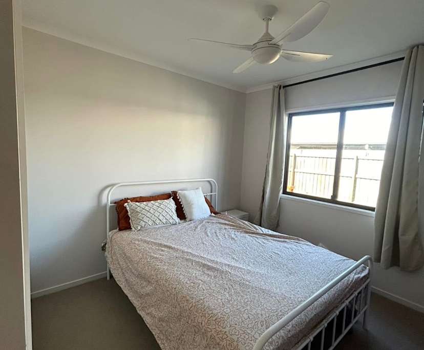 Room in a share house