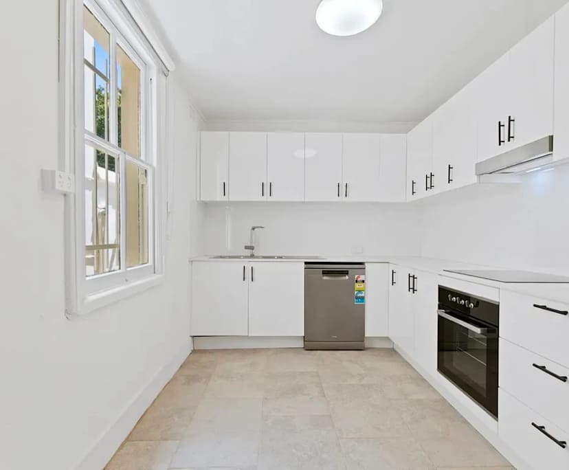 Unfurnished room in a flatshare