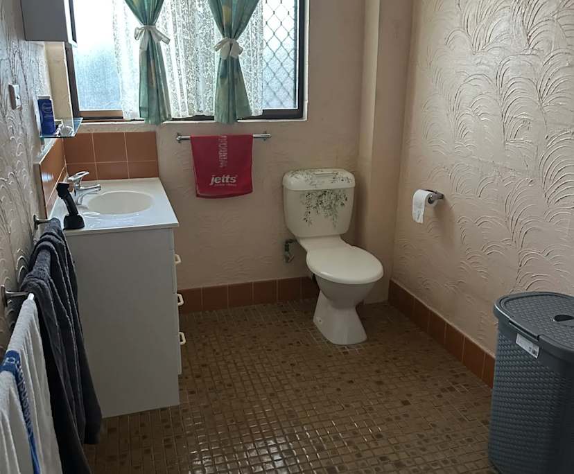 $300, Flatshare, 2 bathrooms, Bongaree QLD 4507