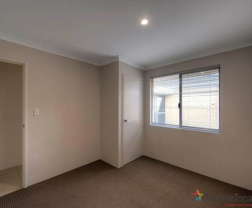 Room in a share house