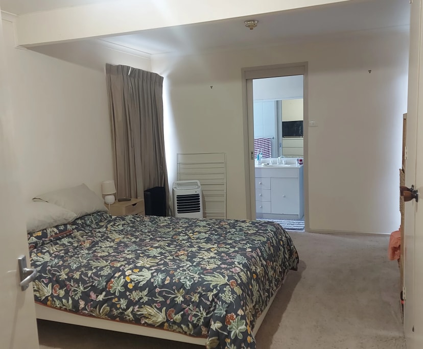 Room for Rent in Lyons, Canberra 260, Unfurnished...