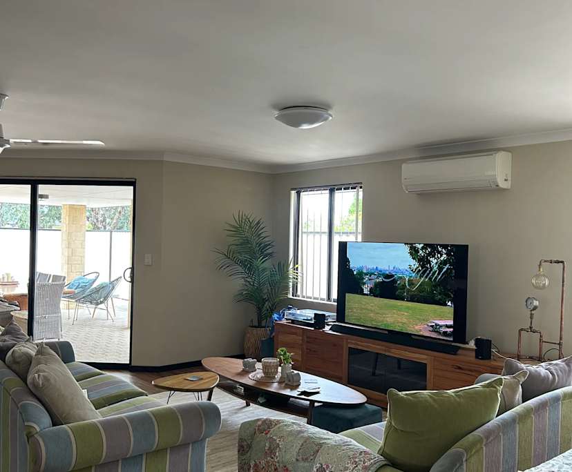 $250, Share-house, 4 bathrooms, East Cannington WA 6107