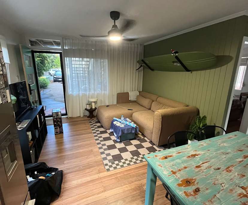 Furnished room in a flatshare
