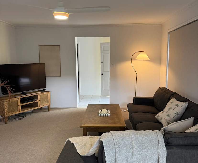 $470, Share-house, 3 bathrooms, Palm Beach QLD 4221