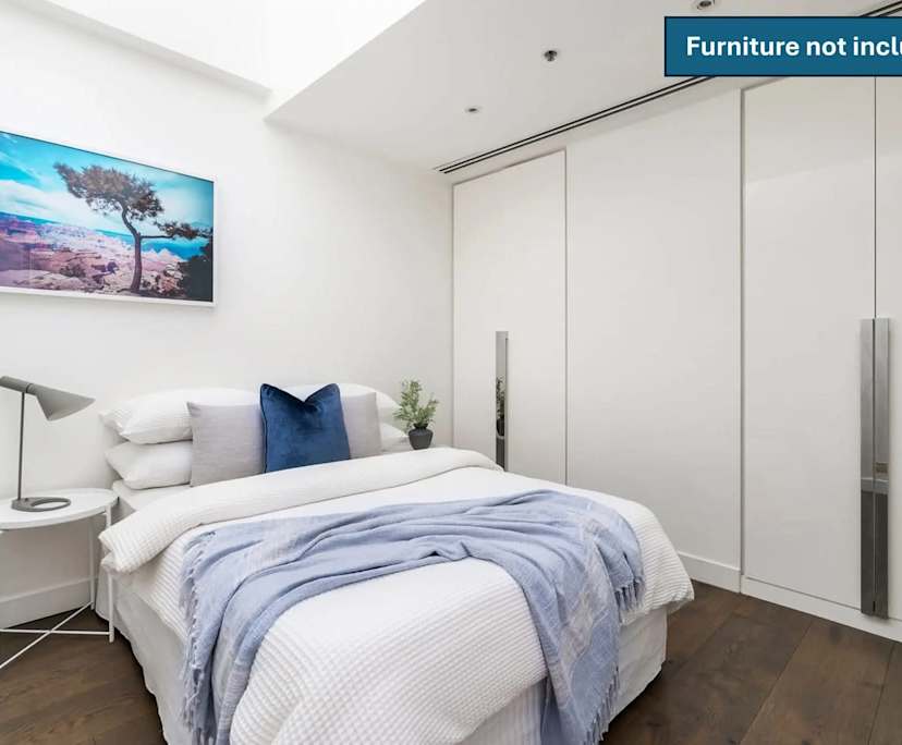 Unfurnished room in a flatshare